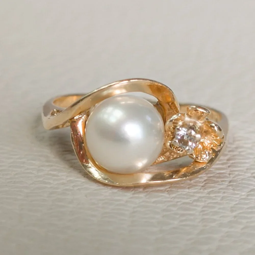 14K Gold Pearl Ring with Diamond Flower Accent - Picture 10 of 15